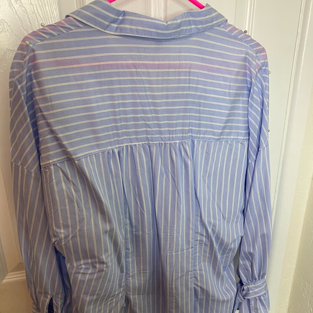 Tops - Picture 7 of 7